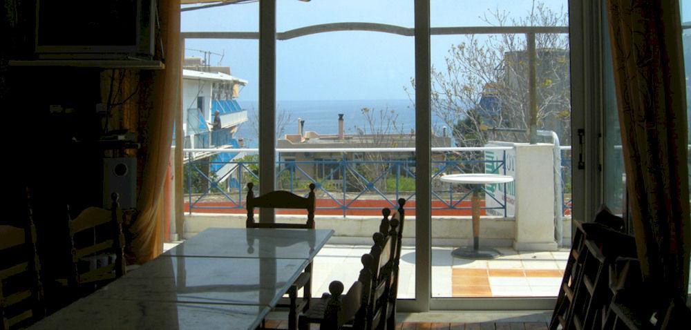 麦米顿公寓 Agia Marina  外观 照片